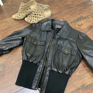 Short sleeve leather jacket